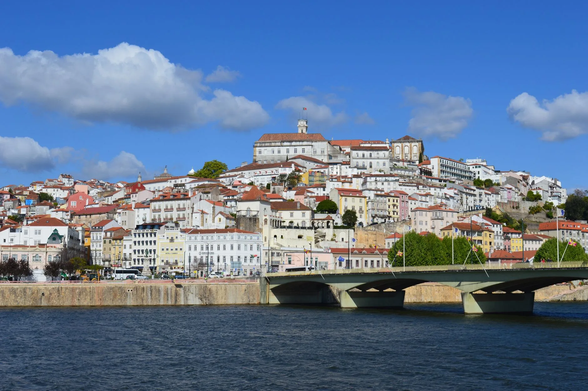 L'après-midi : Santa Cruz et le bord du Mondego